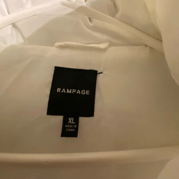 Rampage girls juniors light weight down coat. Perfect for teen! - Picture 2 of 4